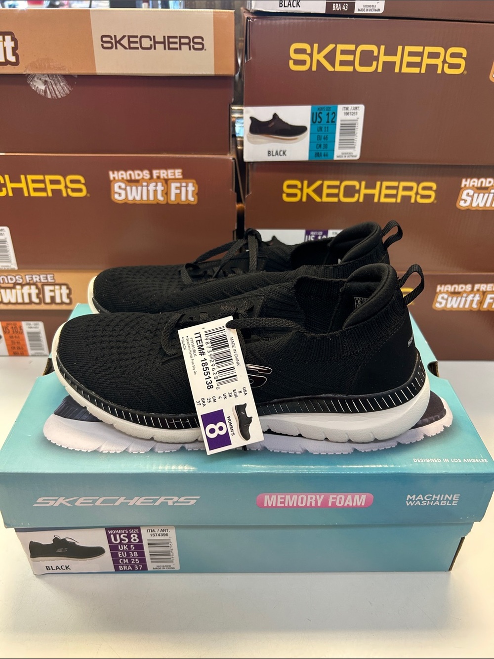 Skechers Women’sSize 8 Black Slip-On Knit Sneakers with White Sole 0473